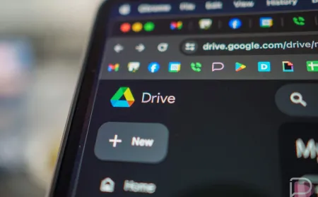 Google Drive Android scanning interface displays automatic page splitting and duplicate detection options.
