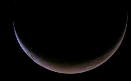 NASA Psyche Completes Mars Flyby en Route to Metallic Target