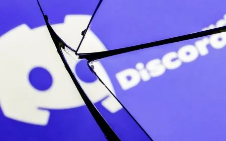 Discord Linux desktop software displays hardware-accelerated video encoding settings for Steam Deck optimization.