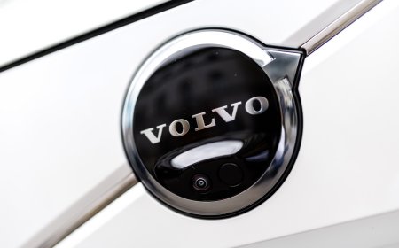 Volvo is trying to put its EV stumbles in the rearview