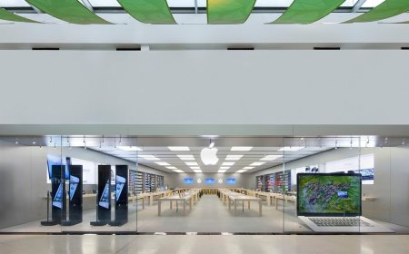 Employees at Apple's first unionized store to protest closing