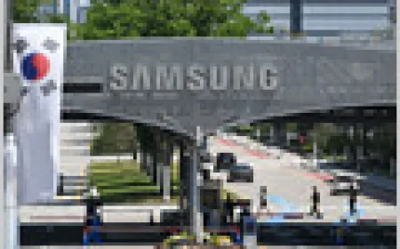Samsung union members vote to approve a pay deal granting chip workers an average bonus of approximately $340,000.