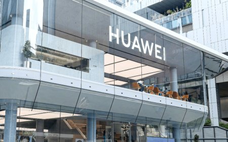 Huawei 2025 evenue exceeds $122 billion, chairman says