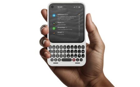 Clicks Communicator Will Arrive With Android 17 & Boosted Battery