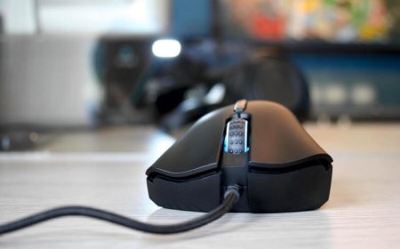 The first computer mouse: how many buttons did it have?