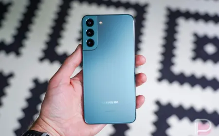 Older Samsung flagships and foldable devices receive May system updates.