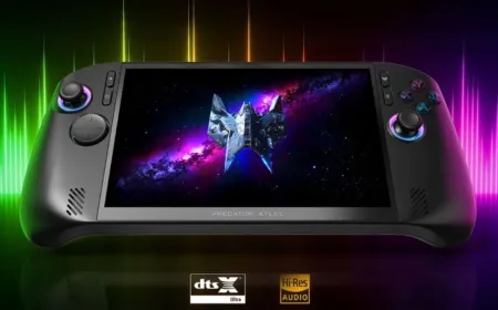 Acer Predator Atlas 8 handheld gaming PC featuring an eight-inch display and Intel Arc B390 graphics.