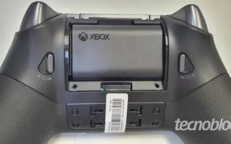 Regulatory filing images display the Xbox Elite Series 3 controller alongside its modular customization components.