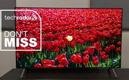 LG B5 OLED 55-inch television displayed with a Best Buy Memorial Day promotional price tag.