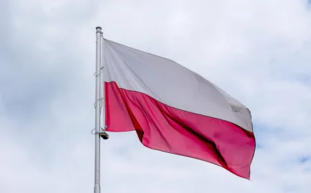 Polish and British officials sign a comprehensive defense treaty during a ceremony in London.
