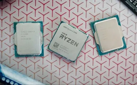 The graphic compares benchmark performance between the AMD Ryzen 5 5500 and Intel Core i3-14100F processors.