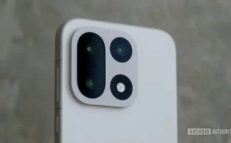 OnePlus 16 camera specs: 50MP main sensor, 200MP telephoto lens, high refresh display, and larger battery.