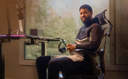 A gaming chair and desk are displayed on a retail webpage.