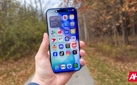 iPhone 19 Pro May Ditch Flat Edges for a Curved Future