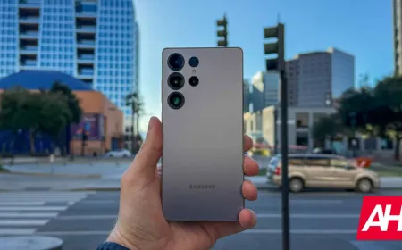 Samsung Galaxy S25 displaying new AI features from the Galaxy S26.