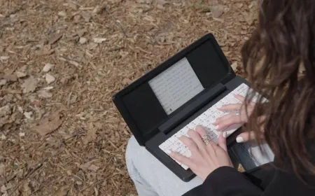 The Zerowriter Fold is an e-ink word processor with a physical keyboard designed for focused writing.
