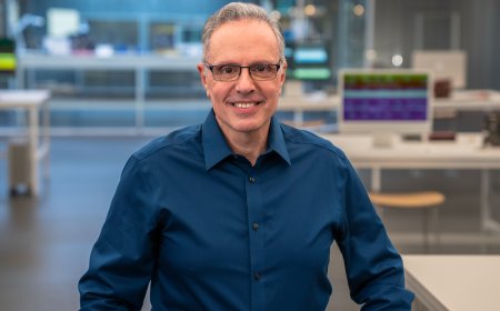Apple Restructures Hardware Leadership to Accelerate Product Development