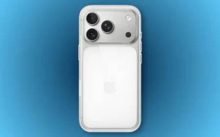 Leaked iPhone 18 Pro clear case showing a fully transparent design with simplified MagSafe integration and no white panel.