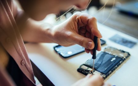 A smartphone screen displays active encryption settings and cloud backup progress.