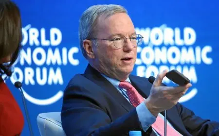 Ex-Google CEO Eric Schmidt faces boos from University of Arizona graduates during his AI-focused commencement speech.