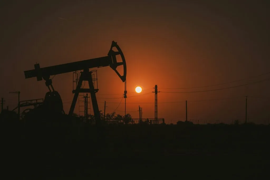 Crude oil price chart showing values falling below eighty dollars per barrel.