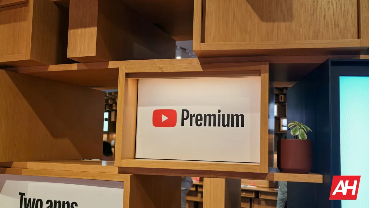 The updated YouTube mobile application features a restored direct messaging interface with enhanced privacy controls.