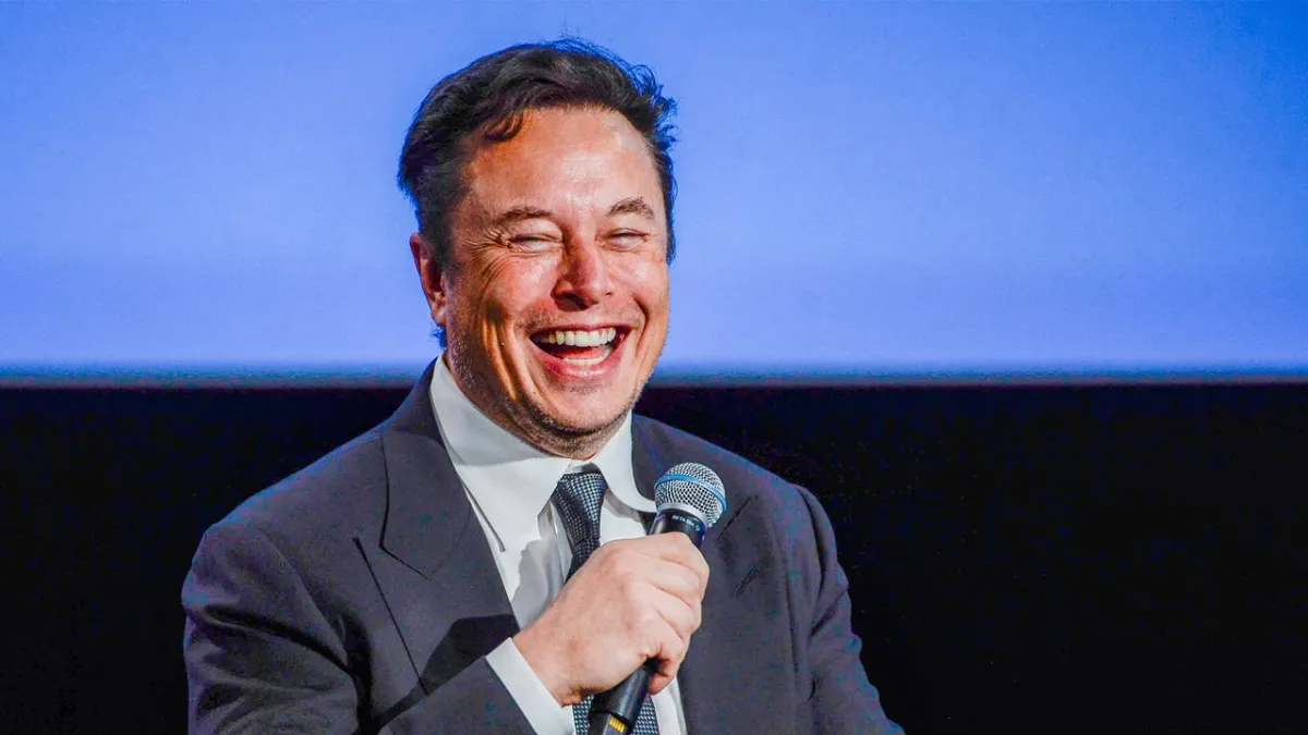 Elon Musk speaking at a 2012 Caltech event about advanced technology and Clarke's third law