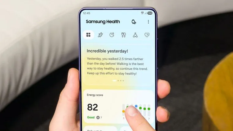 The Samsung Health app interface displays AI health summaries and wearable biometric data.