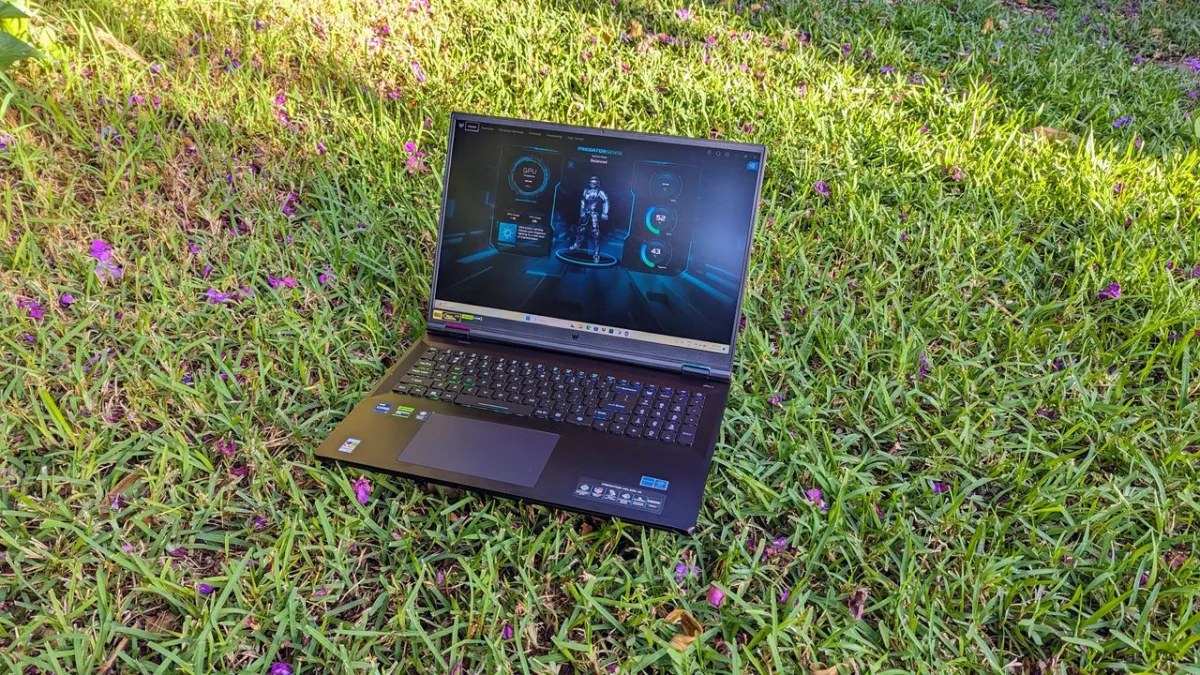 Concept diagram showing an Intel mobile processor with an integrated Nvidia RTX graphics chiplet