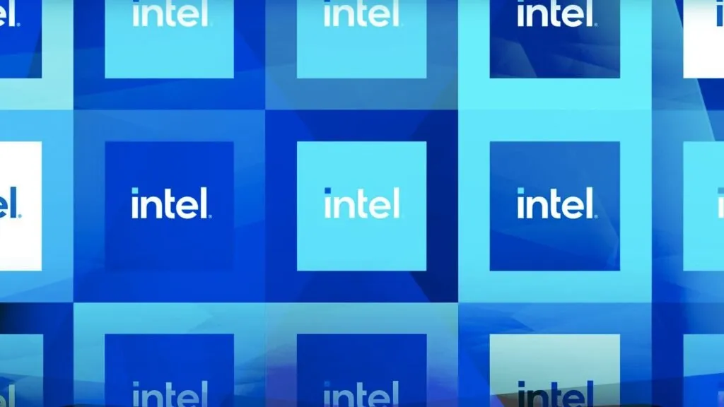 The diagram illustrates Intel Raptor Lake Next processor architecture emphasizing manufacturing efficiency for late 2020s...
