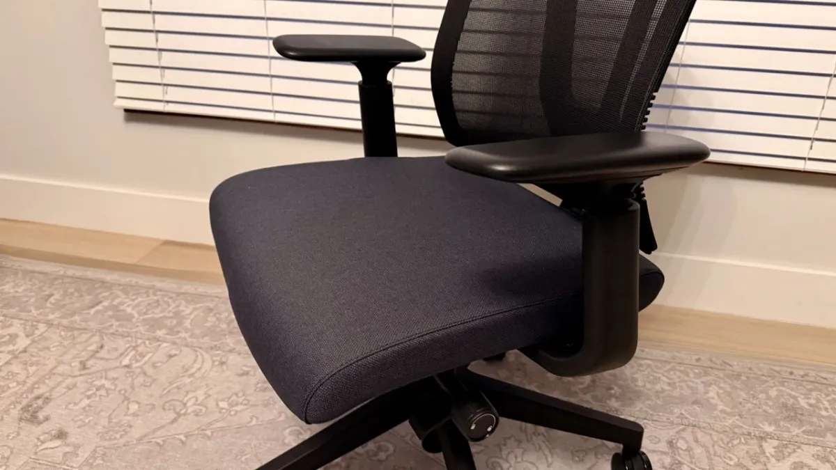 Evaluating the Uplift Clarksville Office Chair for Commercial Use