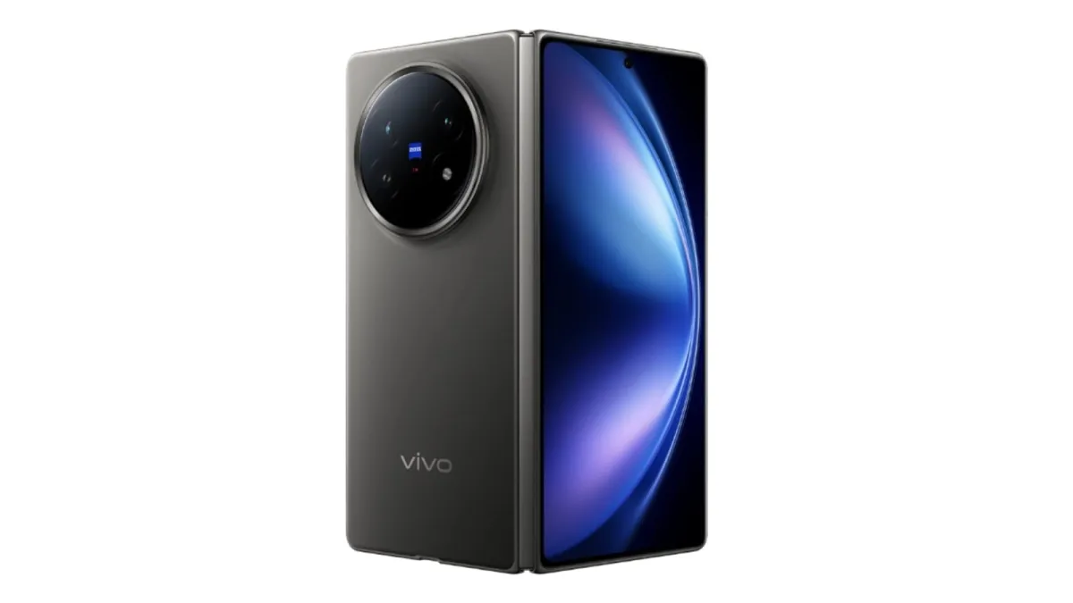 The vivo X Fold 6 displays four applications simultaneously in a split screen layout.