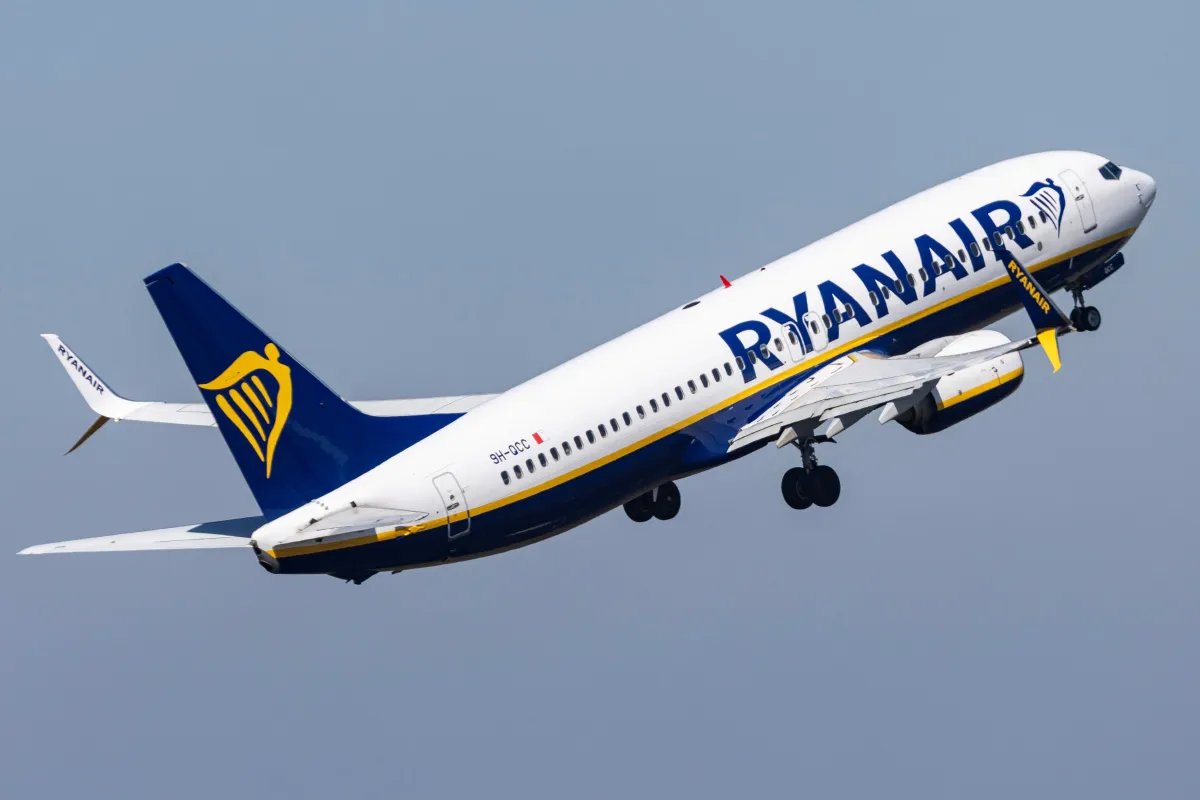Ryanair aircraft facing UK probe over mandatory family seating fees