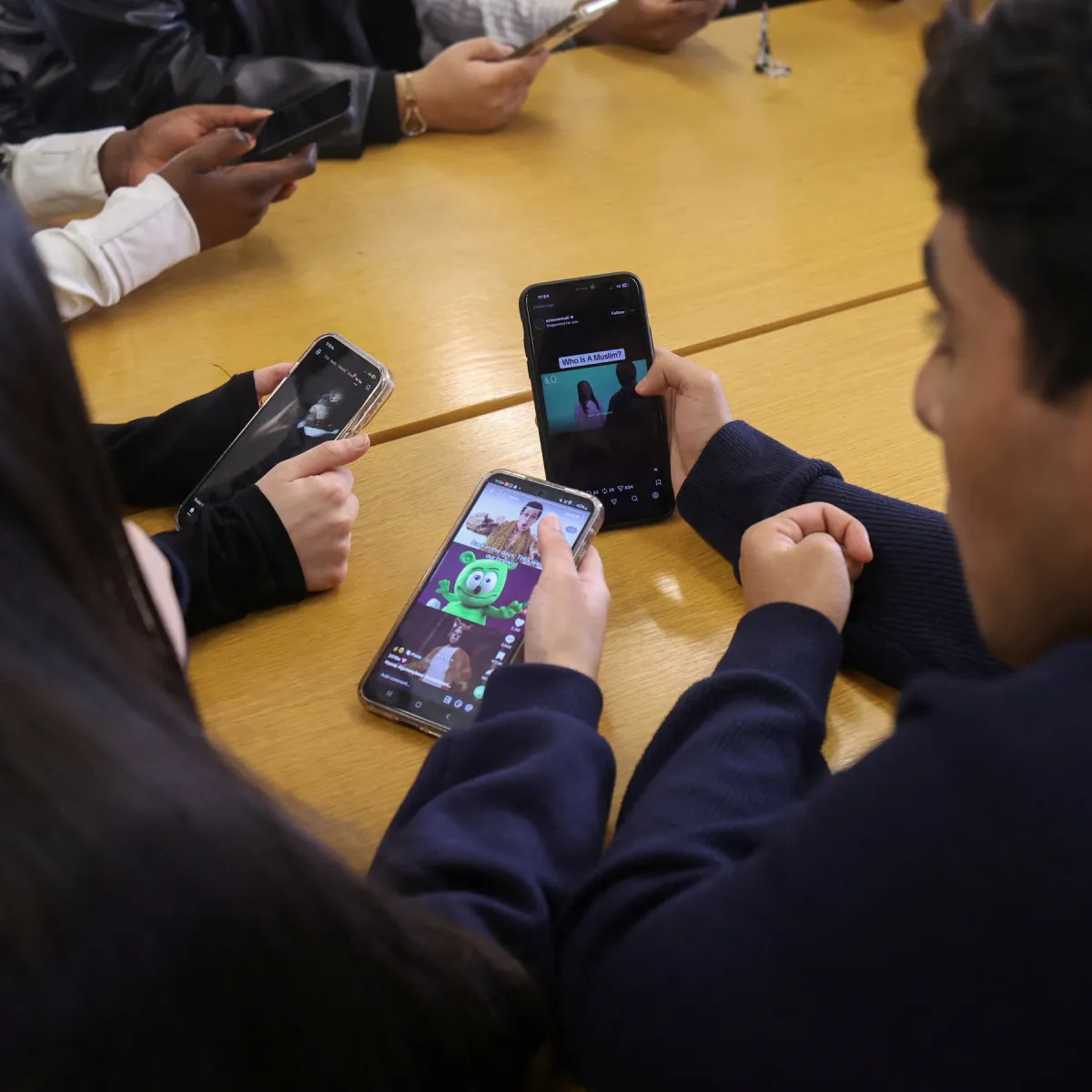 UK Prime Minister Keir Starmer announces the government's plan to ban children under 16 from social media.
