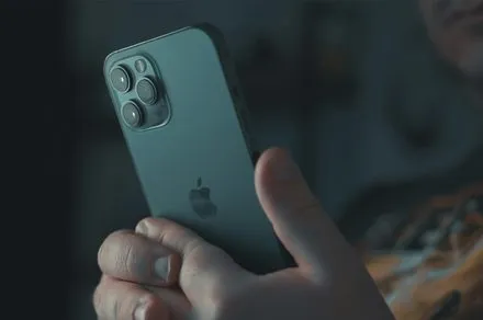 The Loupe iOS application displays mapped device signals and privacy permissions for digital fingerprint analysis.
