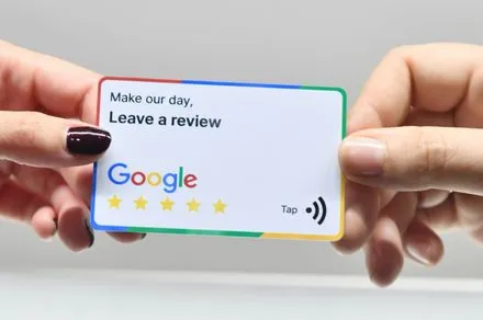 The graphic shows an artificial intelligence system analyzing online reviews and mapping fake feedback networks.
