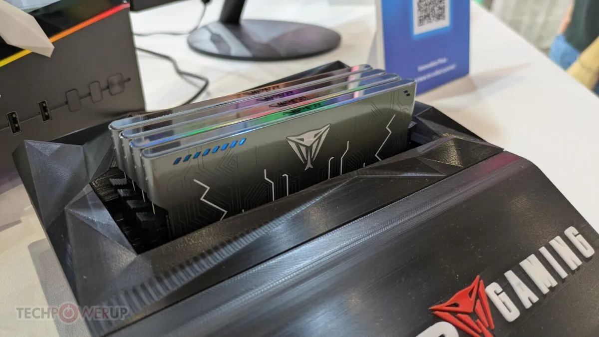 The Patriot Viper Steel 5 Infinite RGB DDR5 memory module features a heatsink with an integrated infinity mirror design.