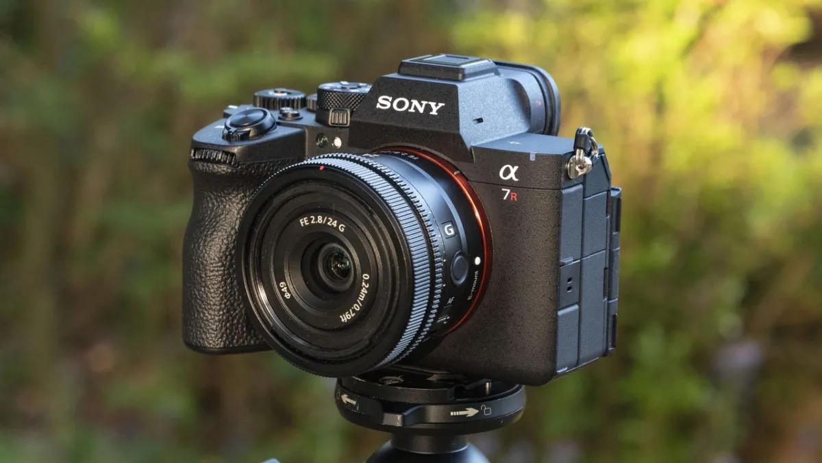 The Sony A7R VI and A7R V cameras are shown side by side to highlight their physical design differences.
