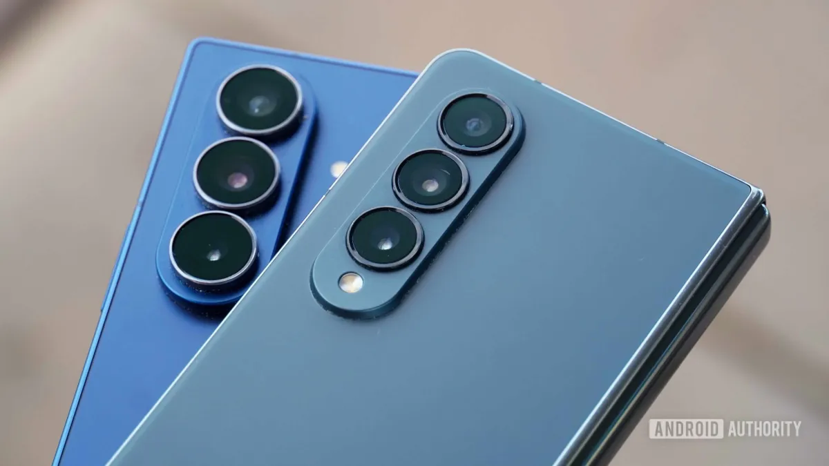 Leaked Samsung Galaxy Z Fold 8 specs show a 201 gram weight, a 50 megapixel camera, and a 4800 mAh battery.
