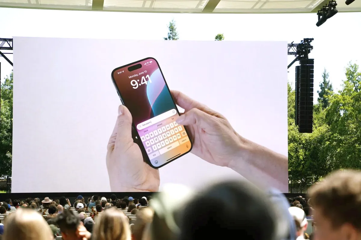 Apple introduces a redesigned Siri at WWDC 2026, powered by Google Gemini to improve privacy and address previous delays.