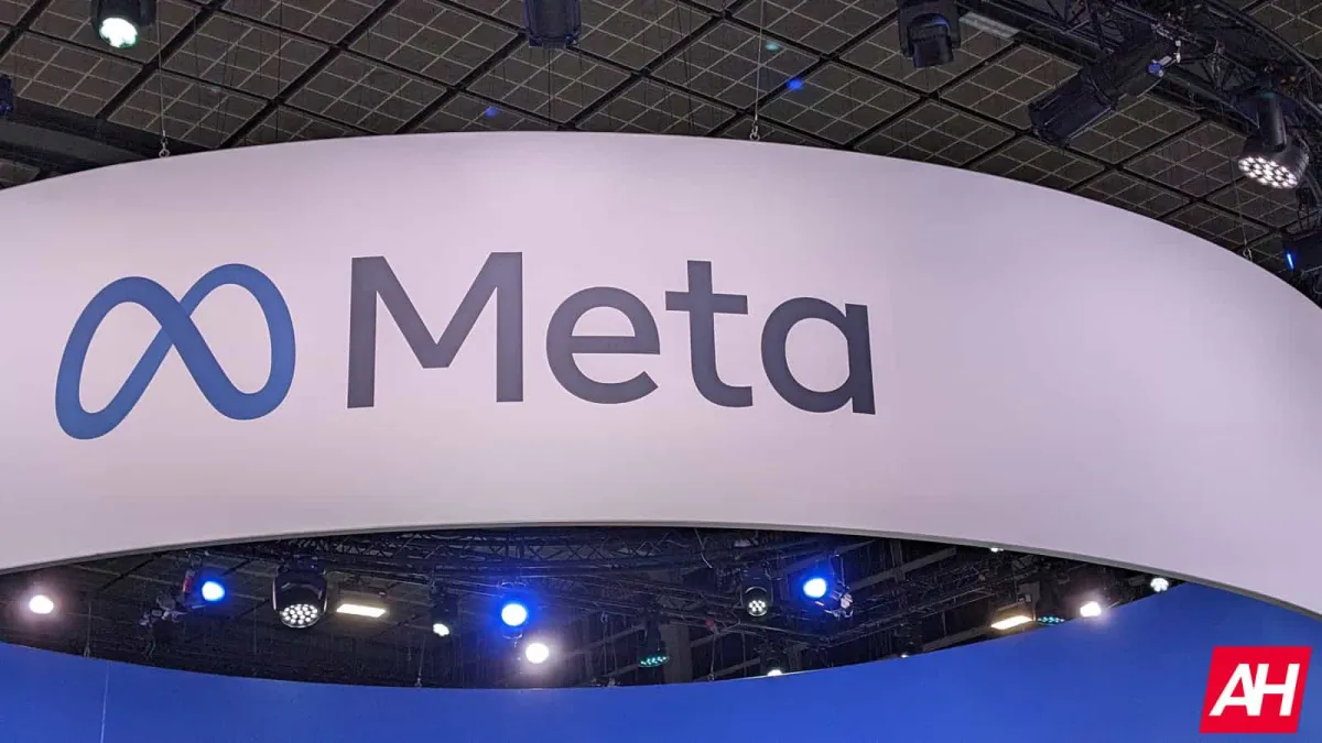 A smartphone screen shows an AI business agent handling automated customer messages.