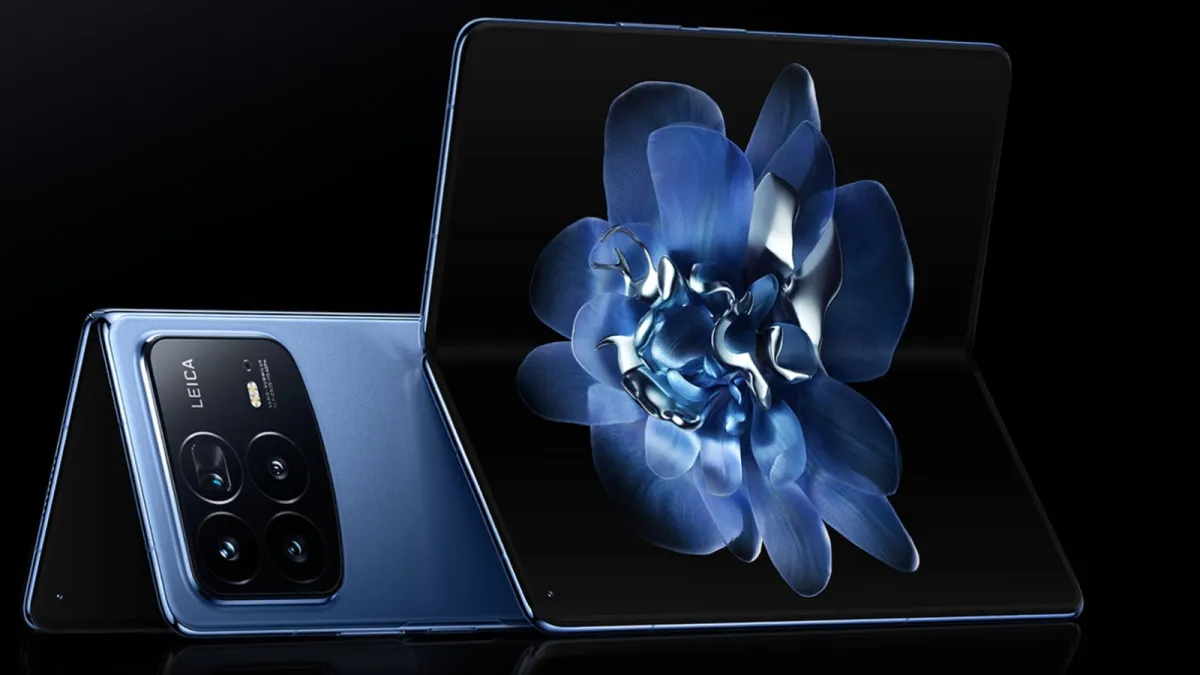 The Xiaomi MIX Fold 5 smartphone is shown alongside pricing details.