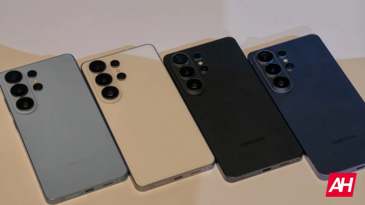 Samsung Galaxy S26 series smartphones installing the June 2026 security patch.