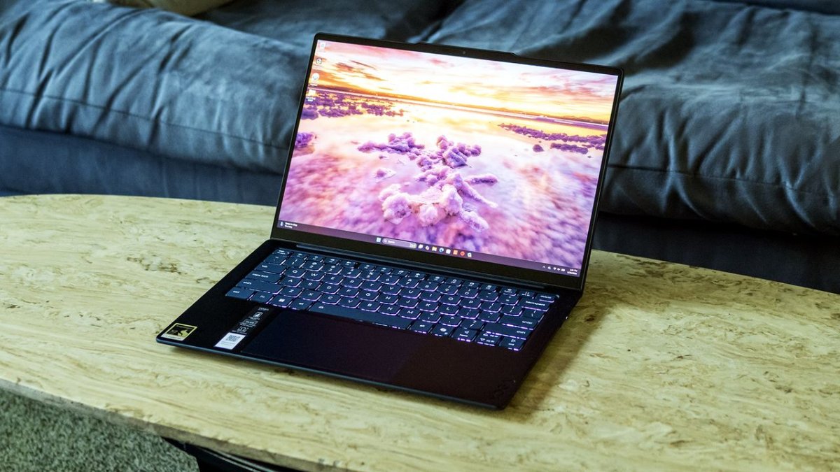Lenovo Yoga Slim 7x Review: Snapdragon X2 Elite Efficiency