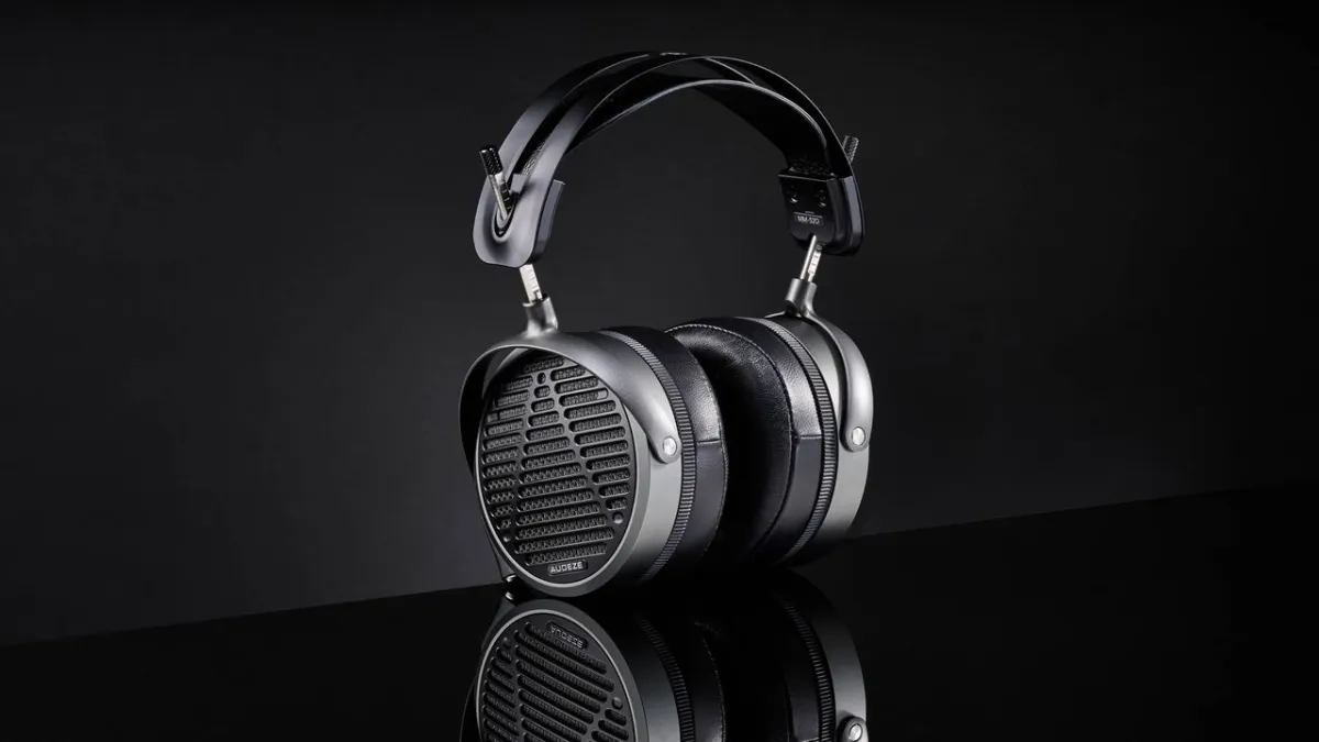 Audeze MM-520 open-back wired mixing headphones with 90mm planar magnetic drivers and SLAM technology.