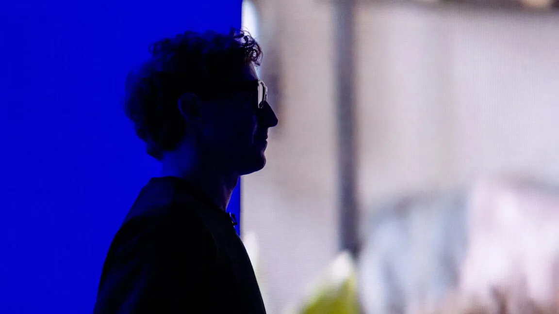 Meta smart glasses are shown with facial recognition code from the withdrawn NameTag project.