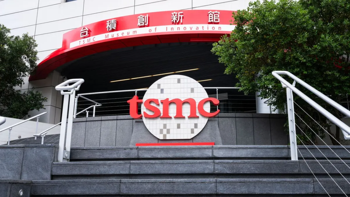 Diagram of TSMC N2 process node fabrication facilities and CoWoS advanced packaging capacity scaling
