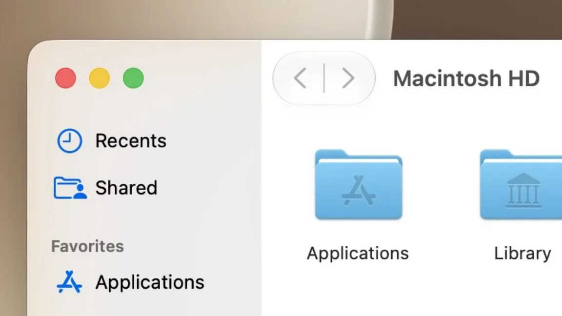 macOS Golden Gate beta interface showing adjusted opacity controls and window management settings.