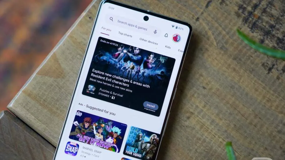 The Google Play Services update interface highlights password import and export features for Android devices.