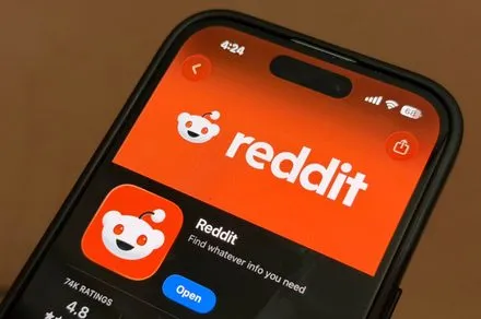 Reddit interface displaying the new video comment feature for community guidance.